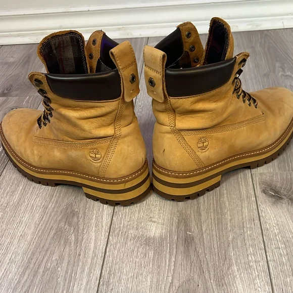 TIMBERLANDS - Picture 3 of 5